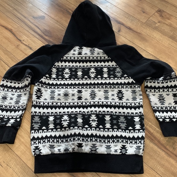 🪶 Aztec 🦅 black and white hoodie - Picture 5 of 6